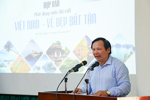 Tổng cục trưởng TCDL Nguyễn Văn Tuấn phát biểu tại họp báo